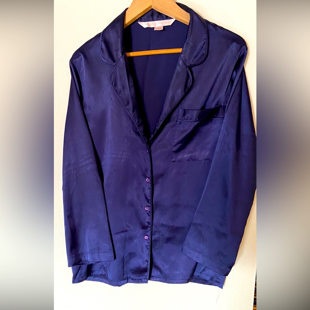 Victoria’s Secret satin like fabric pj /loungewear set Navy blue, elastic waist.